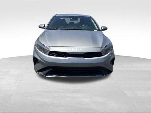 Certified 2024 Kia Forte LXS FWD image 3