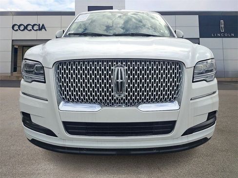 Certified 2023 Lincoln Navigator L Reserve image 2