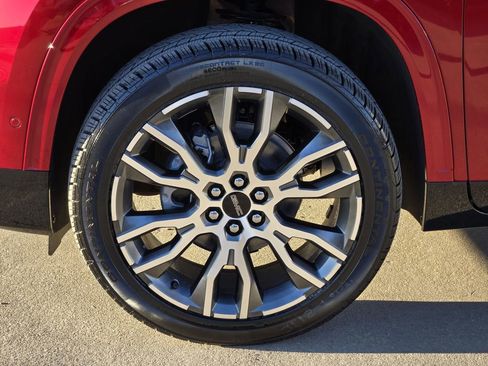 New 2026 GMC Acadia Denali Ultimate w/ LPO, Floor Liner Package image 8