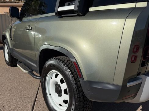 Used 2022 Land Rover Defender 90 image 23