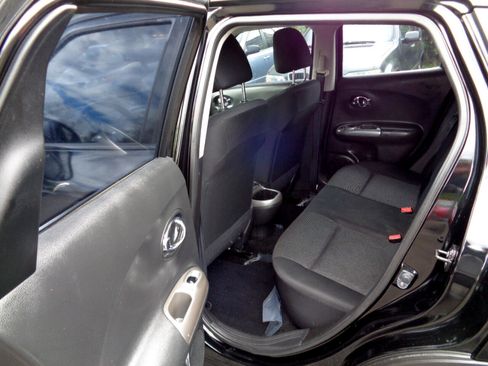Used 2013 Nissan Juke S image 21