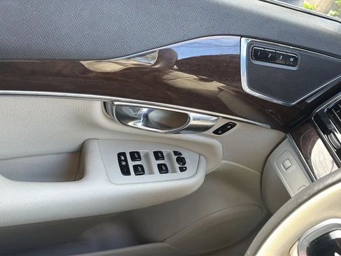 Used 2016 Volvo XC90 T6 Momentum w/ Momentum Plus Package AWD/4WD image 21