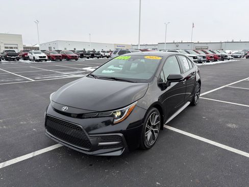 Used 2022 Toyota Corolla SE image 2