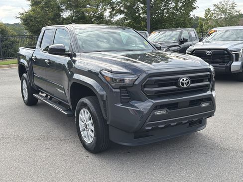 Used 2026 Toyota Tacoma SR5 AWD/4WD image 3