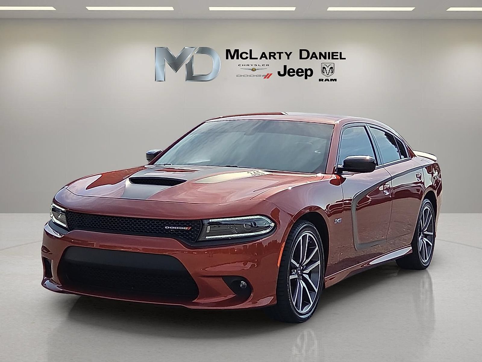 Used 2023 Dodge Charger R/T w/ Plus Group RWD image 2
