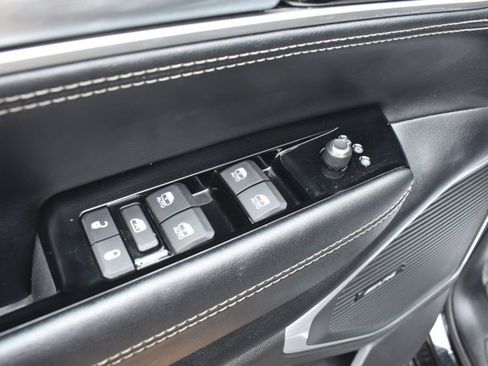Used 2024 Jeep Wagoneer Series III AWD/4WD image 12