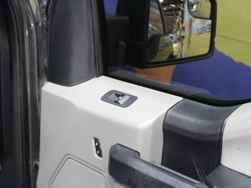 Used 2019 Ford F150 XL w/ Equipment Group 101A Mid AWD/4WD image 9