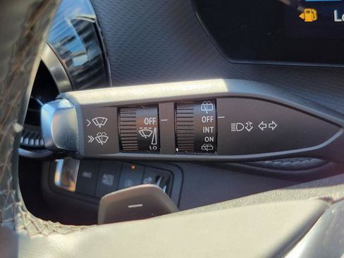 Used 2025 Chevrolet Equinox LT w/ Convenience Package II AWD/4WD image 16