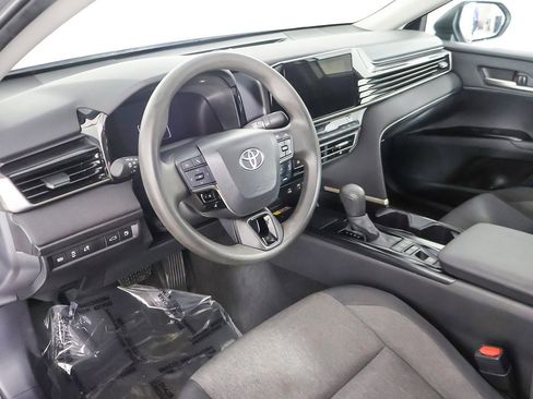 Used 2025 Toyota Camry LE image 23
