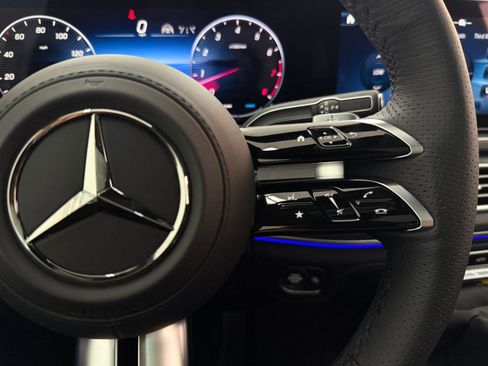 New 2026 Mercedes-Benz GLS 580 4MATIC image 28