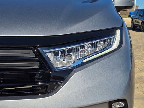 Used 2024 Honda Odyssey Elite image 32