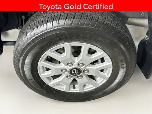 Certified 2024 Toyota Tacoma SR5 AWD/4WD image 32
