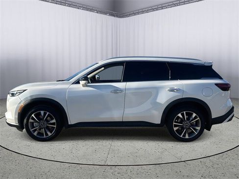 Certified 2023 INFINITI QX60 Luxe w/ Performance Audio Package image 3