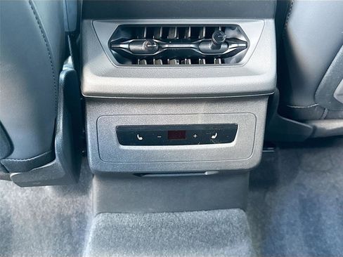 New 2025 Audi SQ6 e-tron Premium Plus AWD/4WD image 26