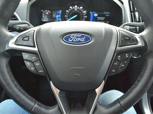 Used 2024 Ford Edge SEL w/ Convenience Package image 18