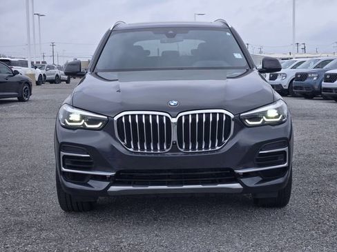Used 2022 BMW X5 xDrive40i w/ Premium Package image 2