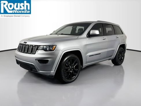 Used 2021 Jeep Grand Cherokee Laredo X AWD/4WD image 1