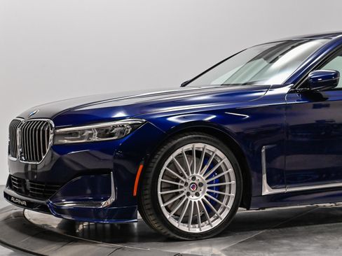Used 2022 BMW ALPINA B7 xDrive AWD/4WD image 3