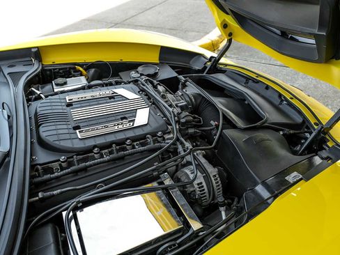 Used 2015 Chevrolet Corvette Z06 w/ 3LZ Preferred Equipment Group image 61