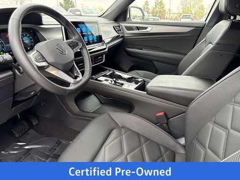 Used 2025 Volkswagen Atlas Cross Sport SE FWD image 12