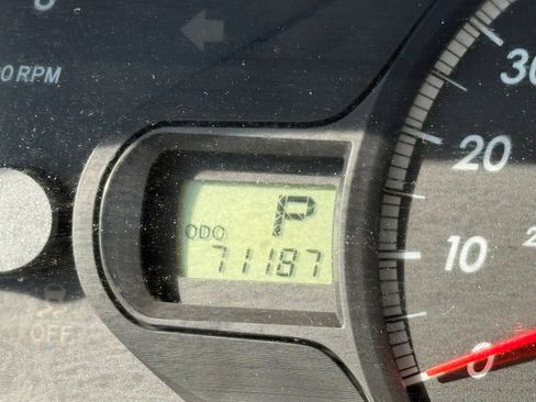 Used 2014 Toyota Sienna LE image 29