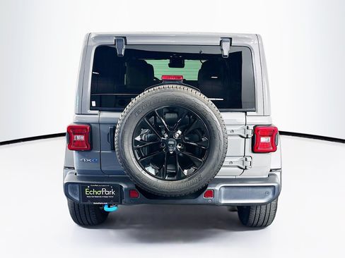 Used 2022 Jeep Wrangler Unlimited Sahara w/ Cold Weather Group AWD/4WD image 7