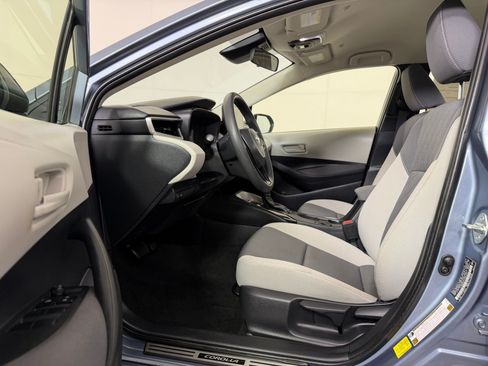 Used 2024 Toyota Corolla LE w/ LE Convenience Package FWD image 5