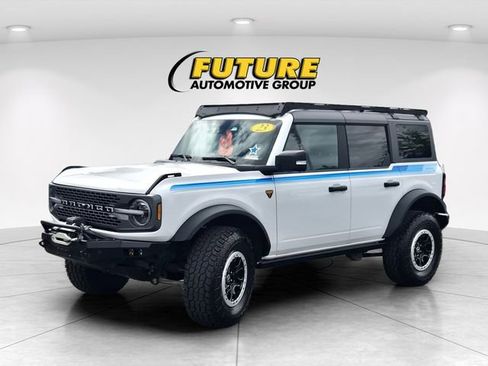 Used 2023 Ford Bronco Badlands w/ Sasquatch Package AWD/4WD image 8