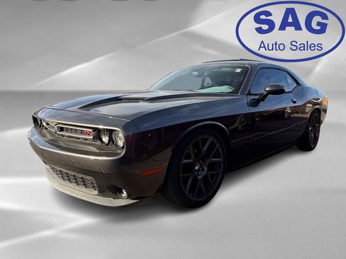 Used 2016 Dodge Challenger R/T image 5