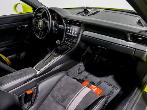 Used 2018 Porsche 911 GT3 image 27