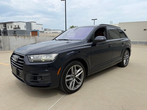 Used 2017 Audi Q7 3.0T Prestige w/ Prestige Package AWD/4WD image 3