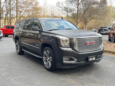 Used 2017 GMC Yukon XL Denali w/ Open Road Package image 3