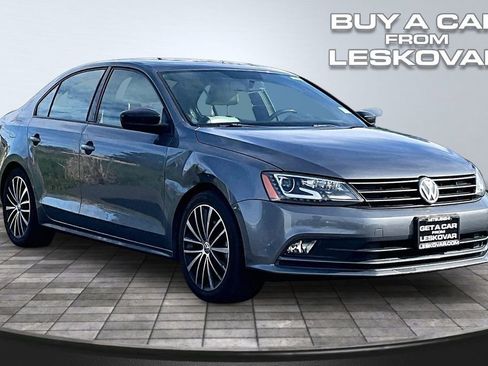 Used 2016 Volkswagen Jetta Sport w/ Lighting Package FWD image 1