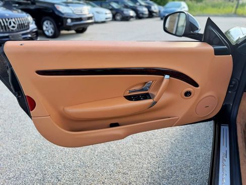 Used 2010 Maserati GranTurismo Convertible RWD image 87