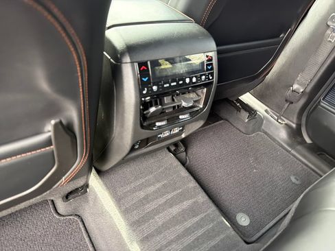 Used 2023 Jeep Grand Cherokee Summit AWD/4WD image 34