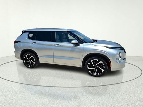 Used 2023 Mitsubishi Outlander SEL FWD image 8