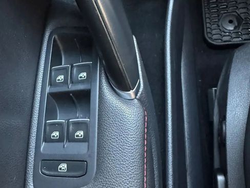 Used 2017 Volkswagen GTI SE FWD image 15