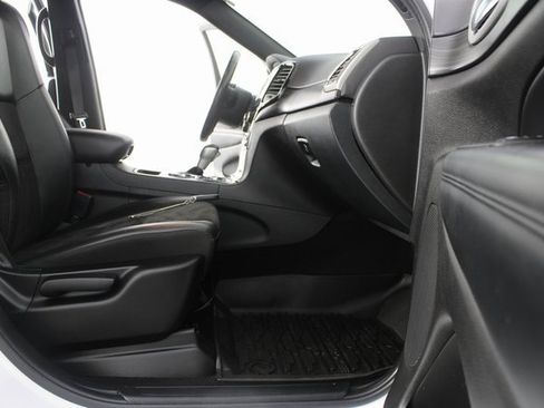 Used 2021 Jeep Grand Cherokee Laredo X image 20