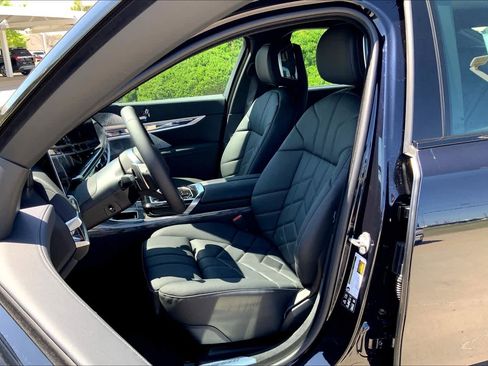 New 2025 BMW 760i xDrive 760i xDrive image 9