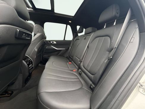 Used 2019 BMW X5 xDrive40i w/ Convenience Package AWD/4WD image 24