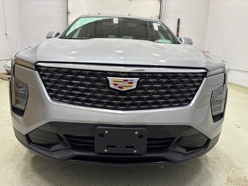 Used 2024 Cadillac XT4 Premium Luxury w/ Technology Package AWD/4WD image 9