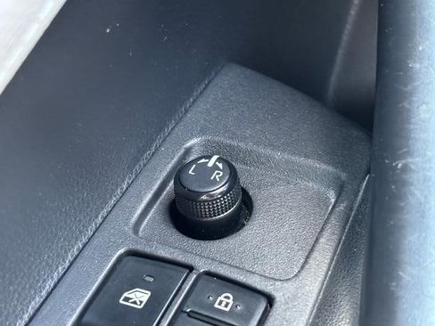 Used 2020 Toyota Corolla SE image 24