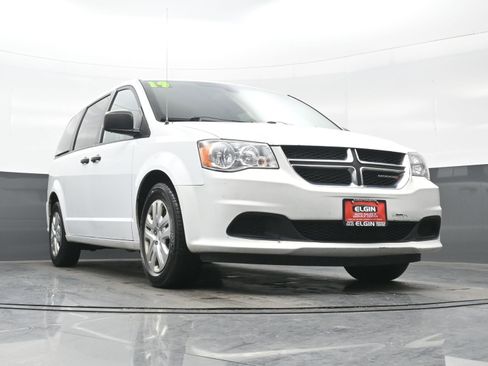 Used 2019 Dodge Grand Caravan SE w/ UConnect Hands-Free Group image 29
