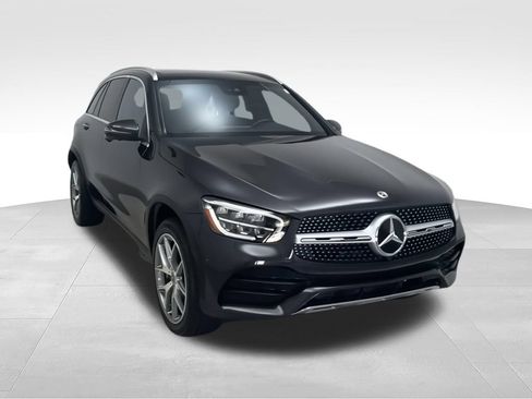 Used 2022 Mercedes-Benz GLC 300 4MATIC image 3