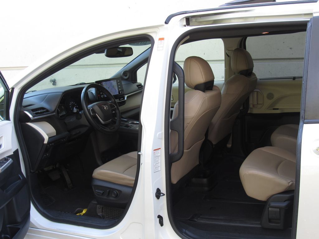 Certified 2023 Toyota Sienna XLE w/ XLE Plus Package AWD/4WD image 14
