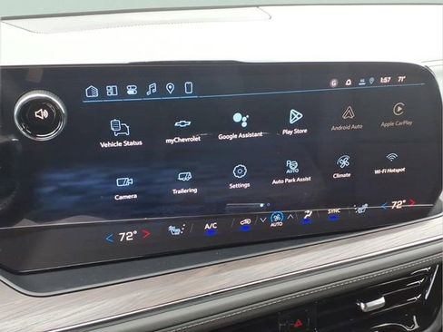 New 2026 Chevrolet Suburban LT image 5