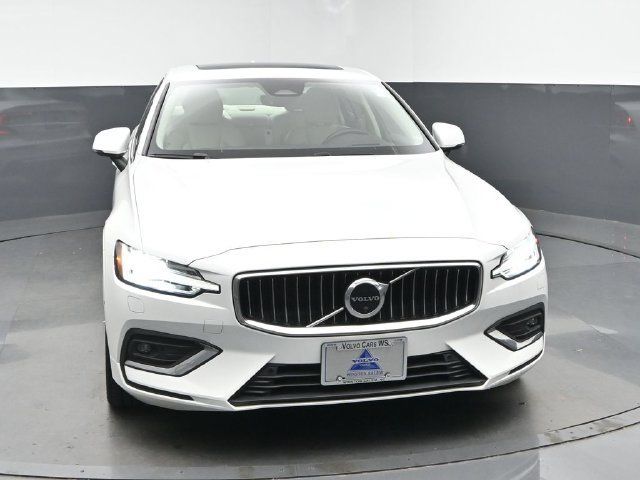 Used 2023 Volvo S60 B5 Ultimate w/ Climate Package FWD image 2