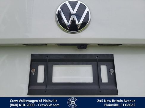 Certified 2023 Volkswagen Taos SE w/ Panoramic Sunroof Package AWD/4WD image 29