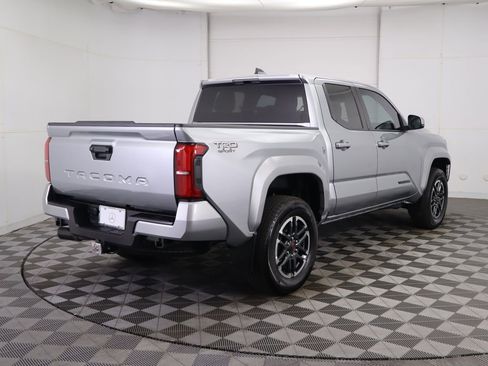 Used 2024 Toyota Tacoma TRD Sport image 5