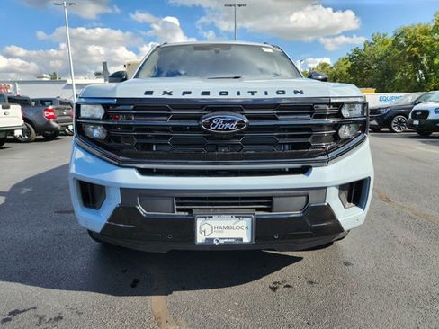 New 2025 Ford Expedition Platinum w/ Stealth Performance Package image 38